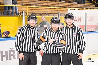 Trojice rozhodch. Michal Ddek pipomn vzpomnku na Pavla Lainku